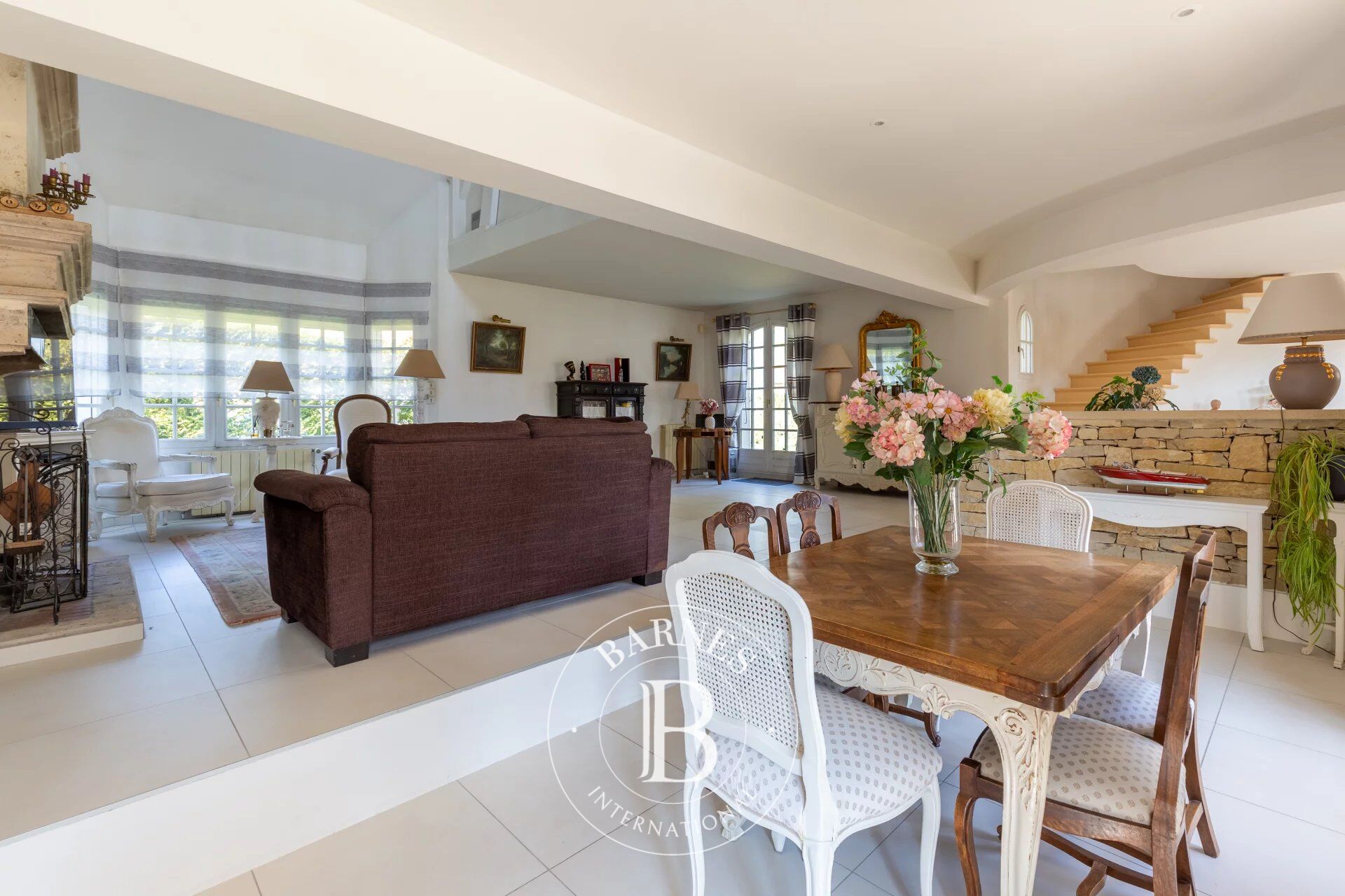 Orgeval – Maison familiale de 232 m² habitables – 5 chambres – Jardin de 1 600 m² - picture 3