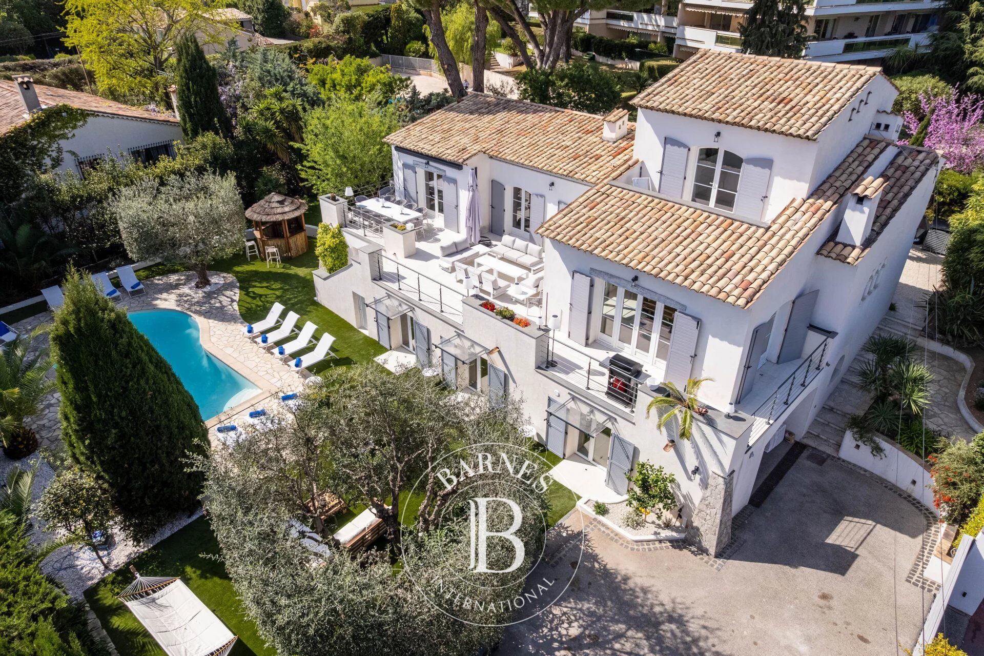 CANNES PETIT JUAS - FULLY RENOVATED VILLA - 6 BEDROOMS - picture 1