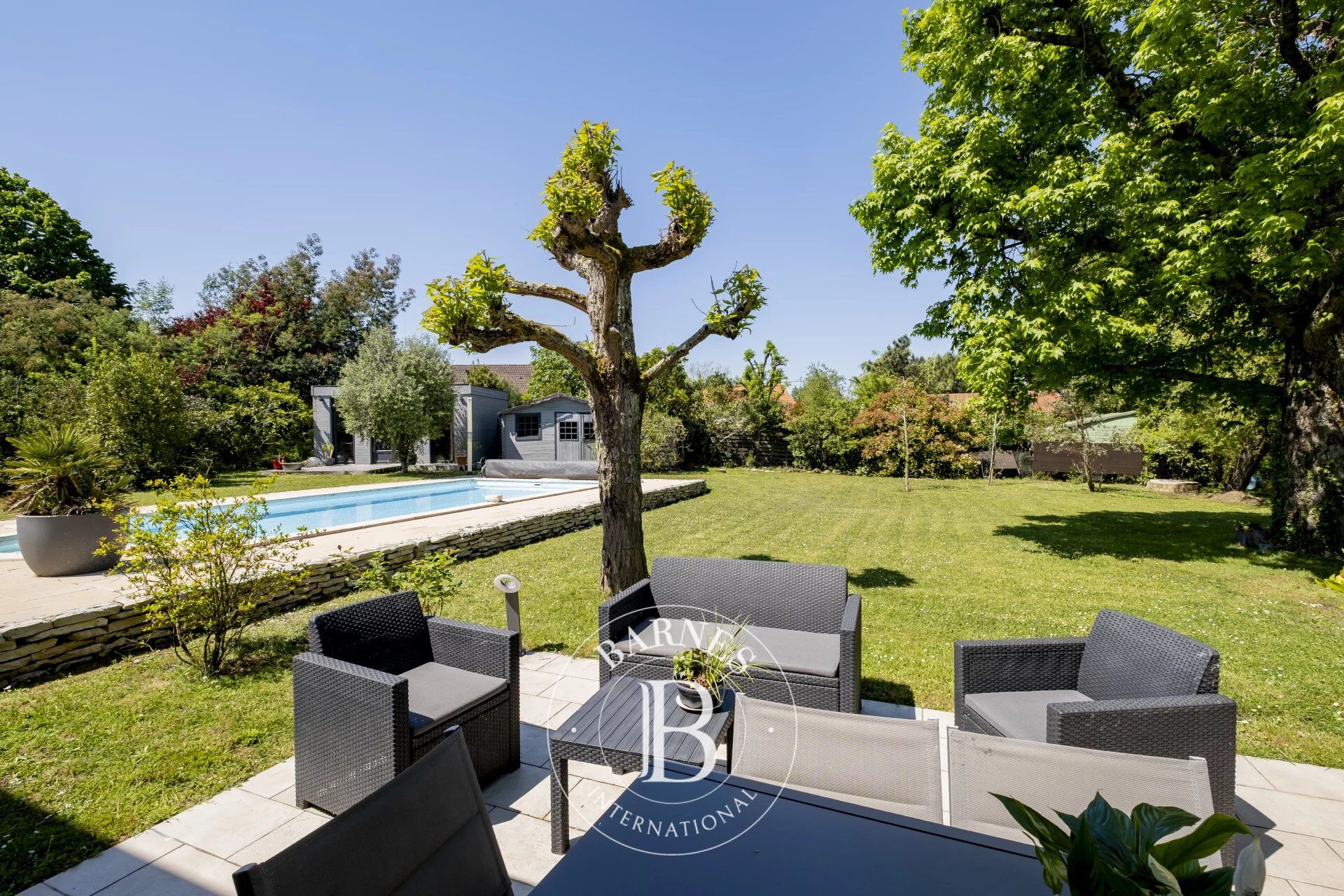 Casa Eysines - picture 1