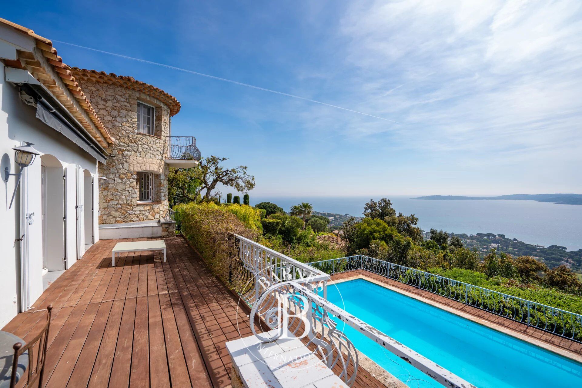 Дом Grimaud - picture 1