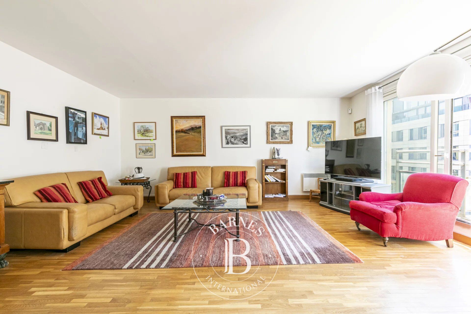 PARIS 15 - DUPLEIX DESAIX  – APPARTEMENT ETAGE ELEVE -  2 TERRASSES DE PLEIN PIED - LIVING  ET 2 CHAMBRES - picture 3