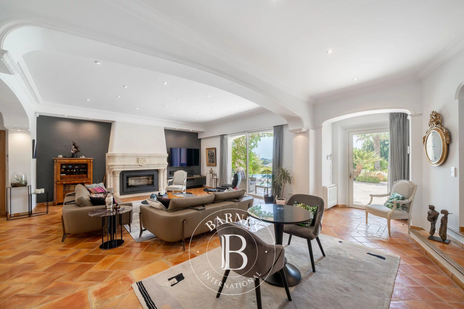 Ev Mougins - picture 6