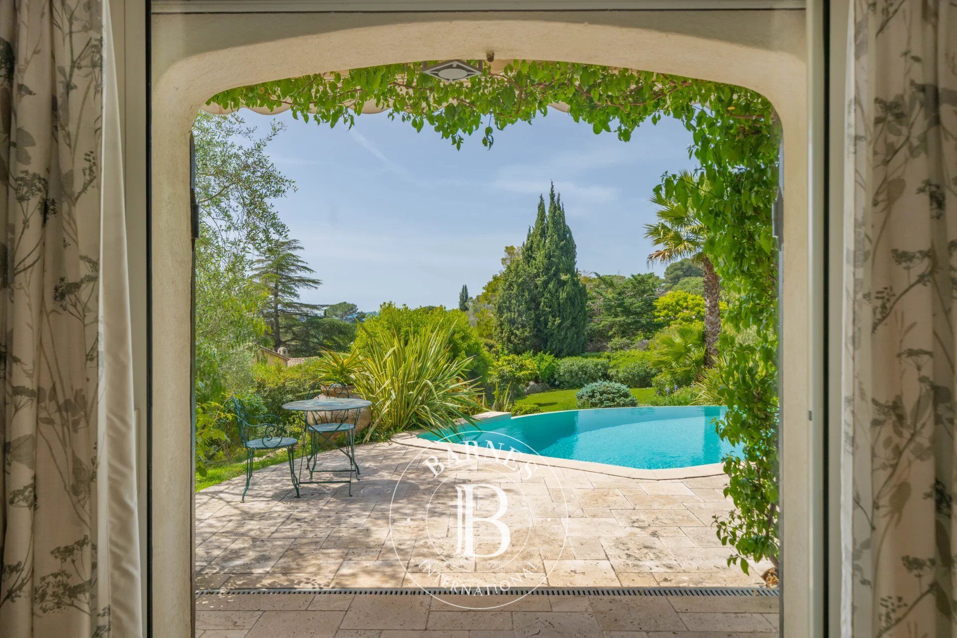 Ev Mougins - picture 10