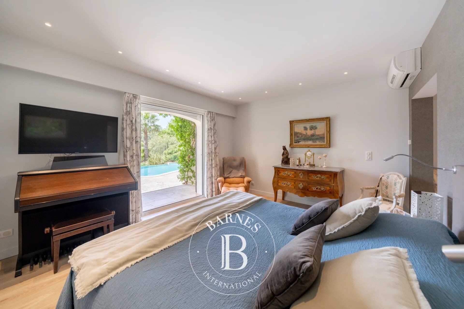 Ev Mougins - picture 11