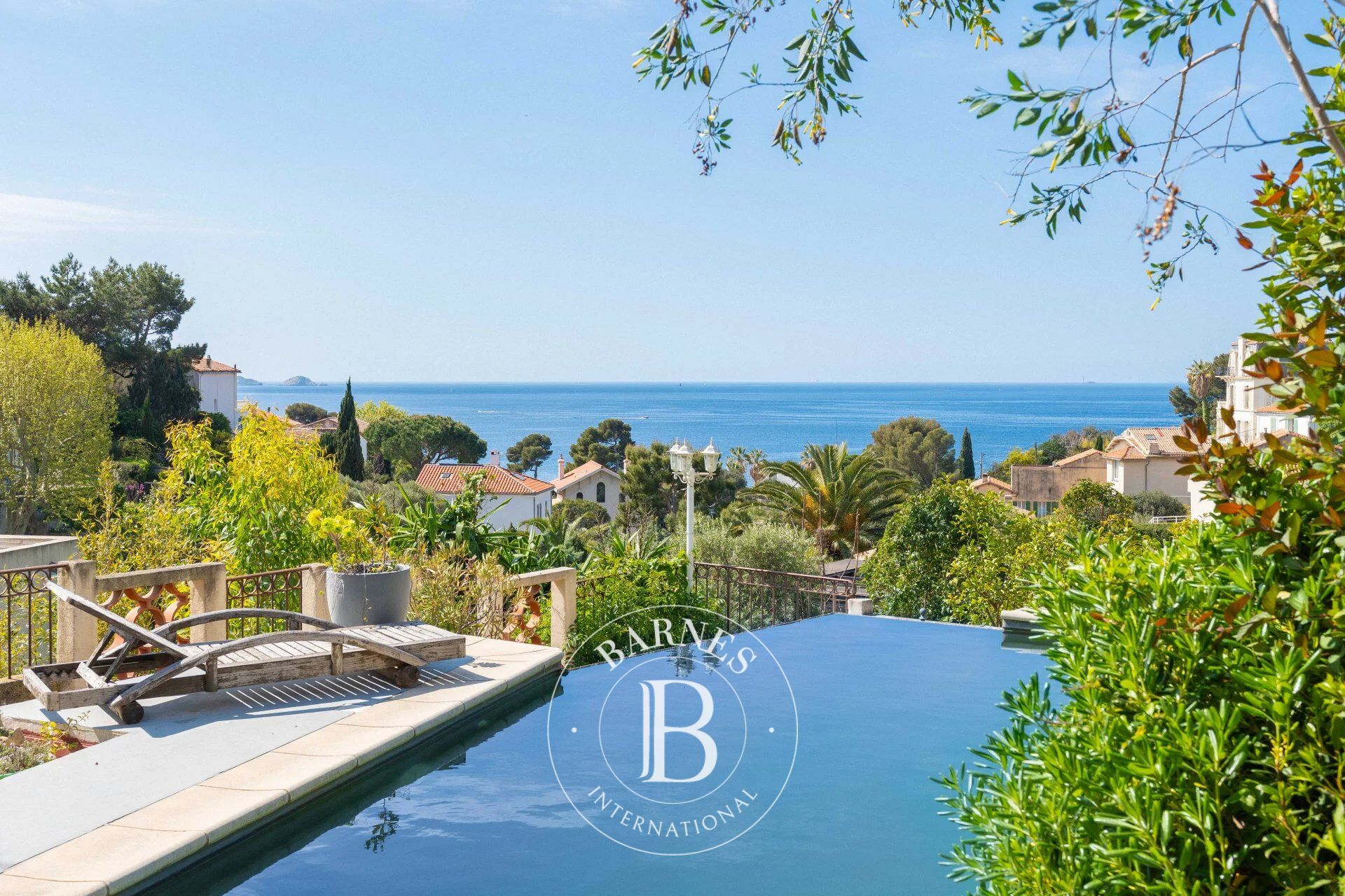 Casa Marseille 7ème - picture 1