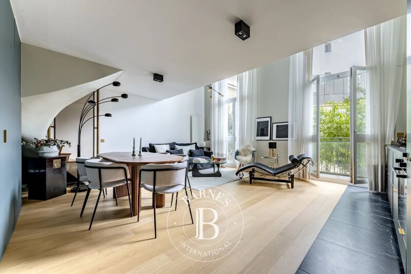 Paris 16 – Arc de Triomphe – 1-Bedroom Apartment – Prestigious Building