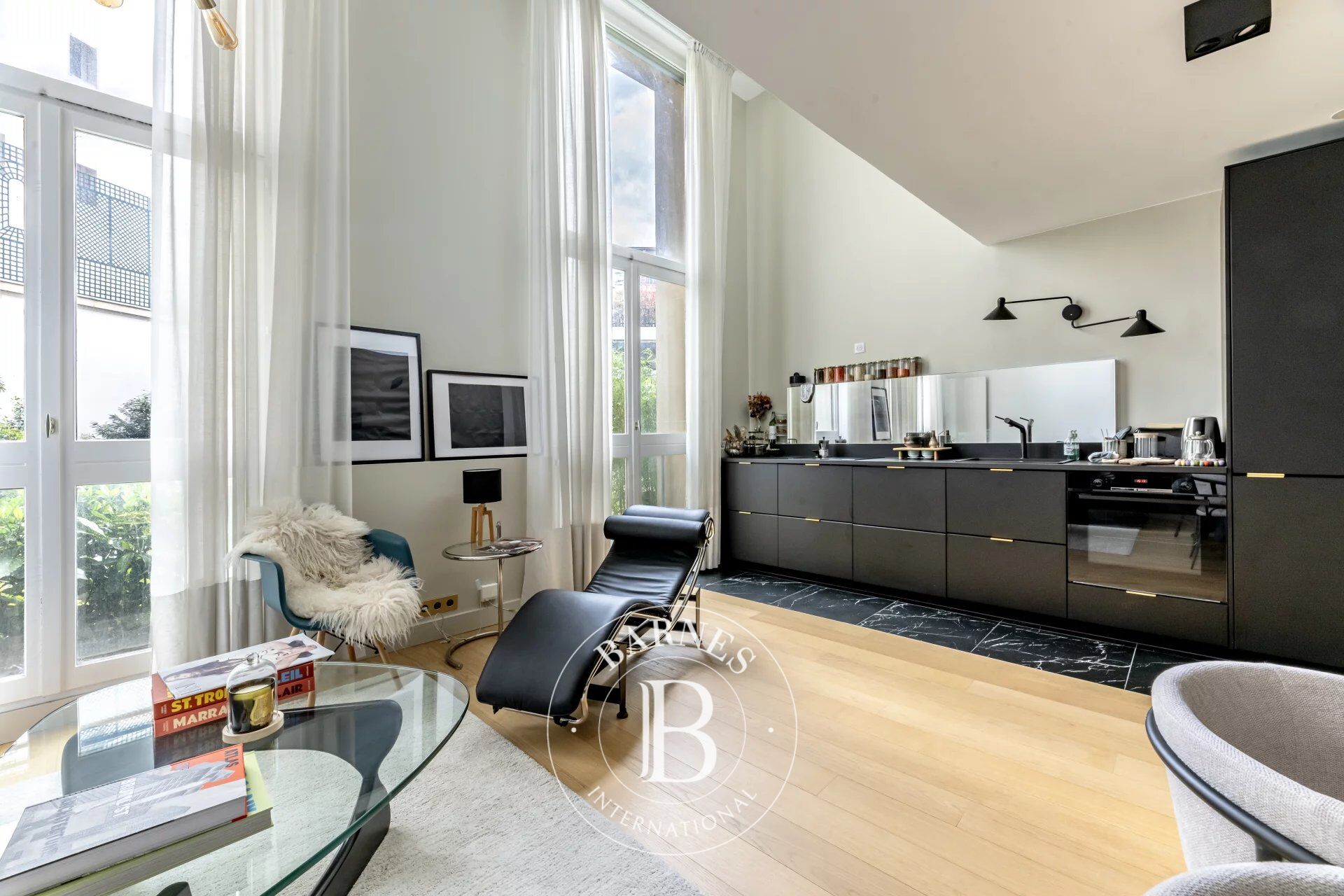 Paris 16 – Arc de Triomphe – 1-Bedroom Apartment – Prestigious Building - picture 3