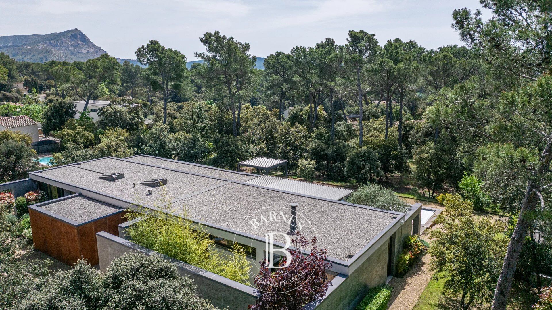 SAINT MARC JAUMEGARDE - MAISON CONTEMPORAINE - 3 CHAMBRES  EN SUITES- CALME - 4000 M² de terrain - picture 2