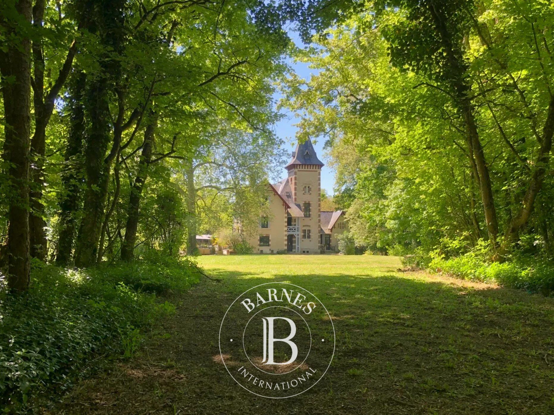 BOURGES - 19th century manor house - picture 2