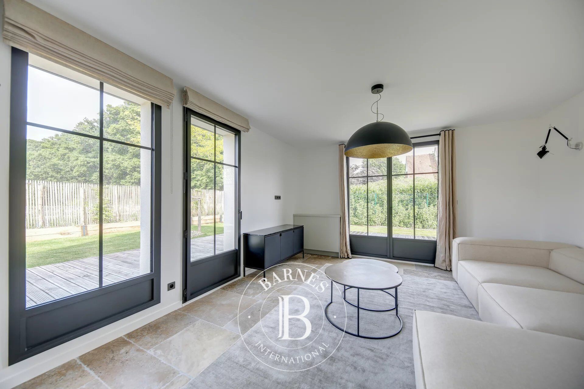 Montfort l'Amaury - Privileged neighbourhood - 130m² (1,399 sq ft) duplex loft - 3 bedrooms - picture 1