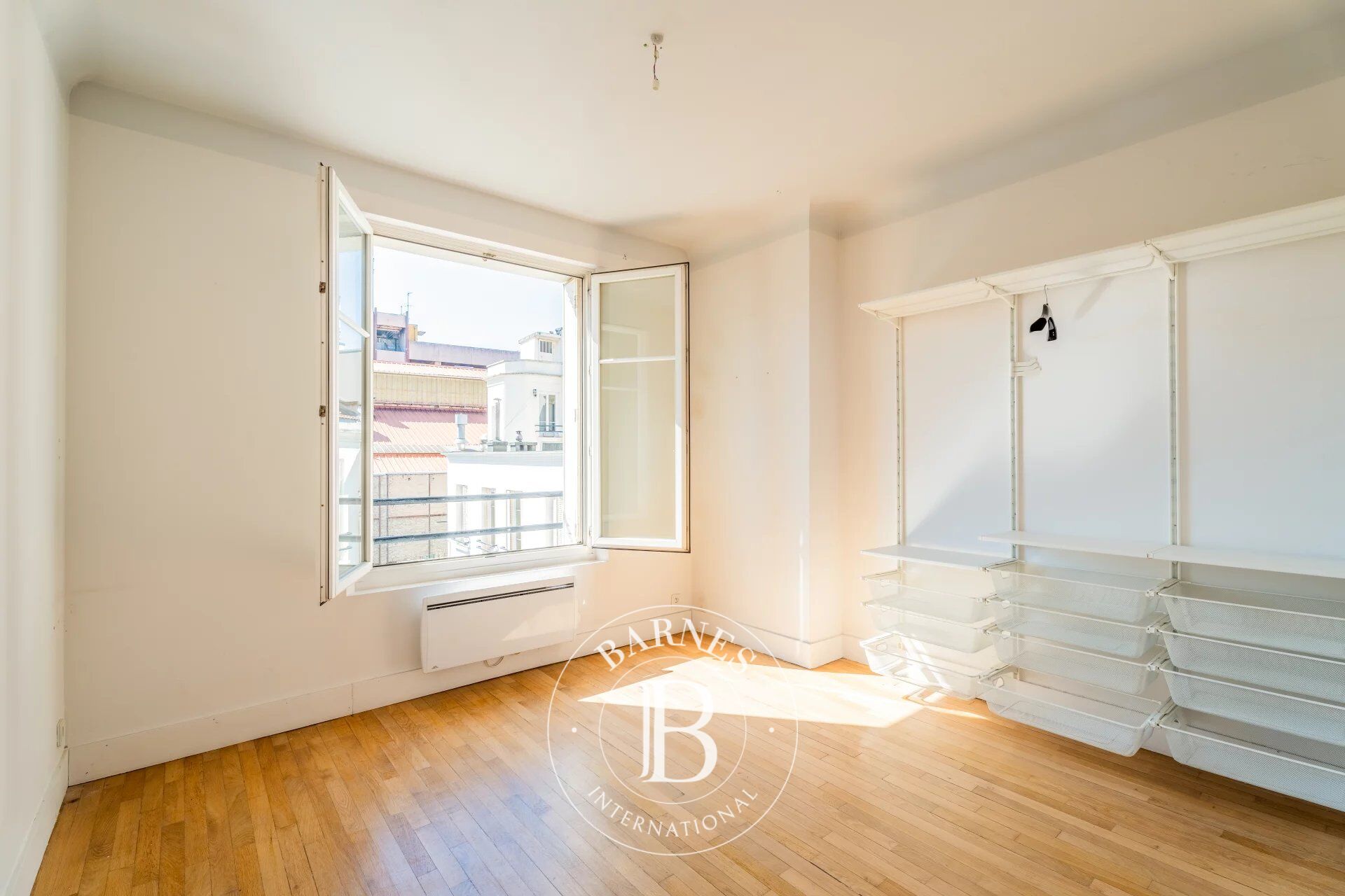 Duplex apartment to create - 61.5m² (662 sq ft) apartment with 124m² (1,335 sq ft) of attic space - 185m² (1,991 sq ft) total floor space (114m² or 1,227 sq ft under the Carrez Law) - picture 2