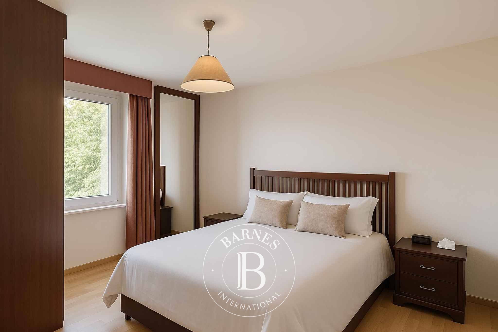 Daire Montreux - picture 8