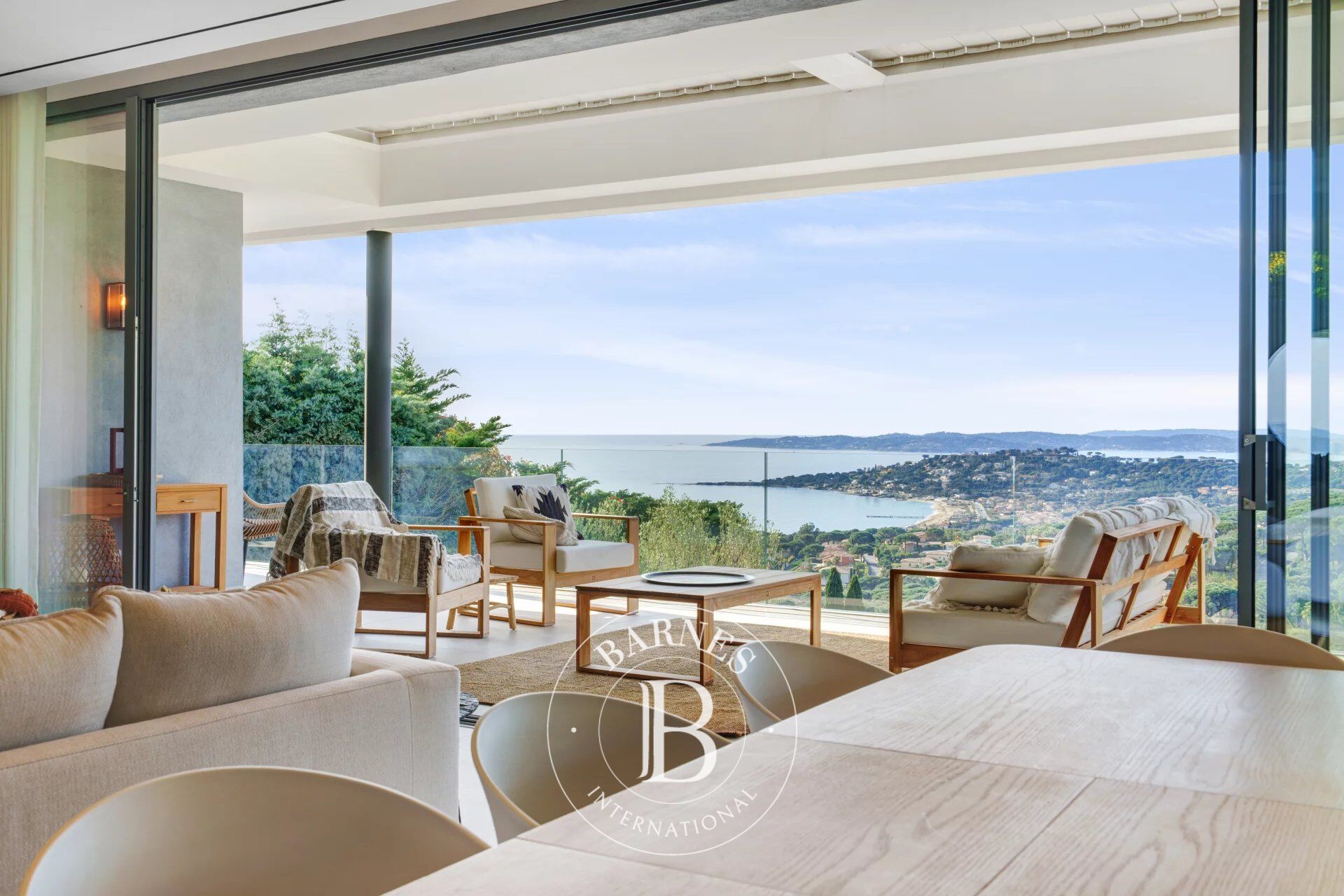 SAINTE-MAXIME - VILLA MODERNE - DOMAINE PRIVÉ - VUE MER - picture 2