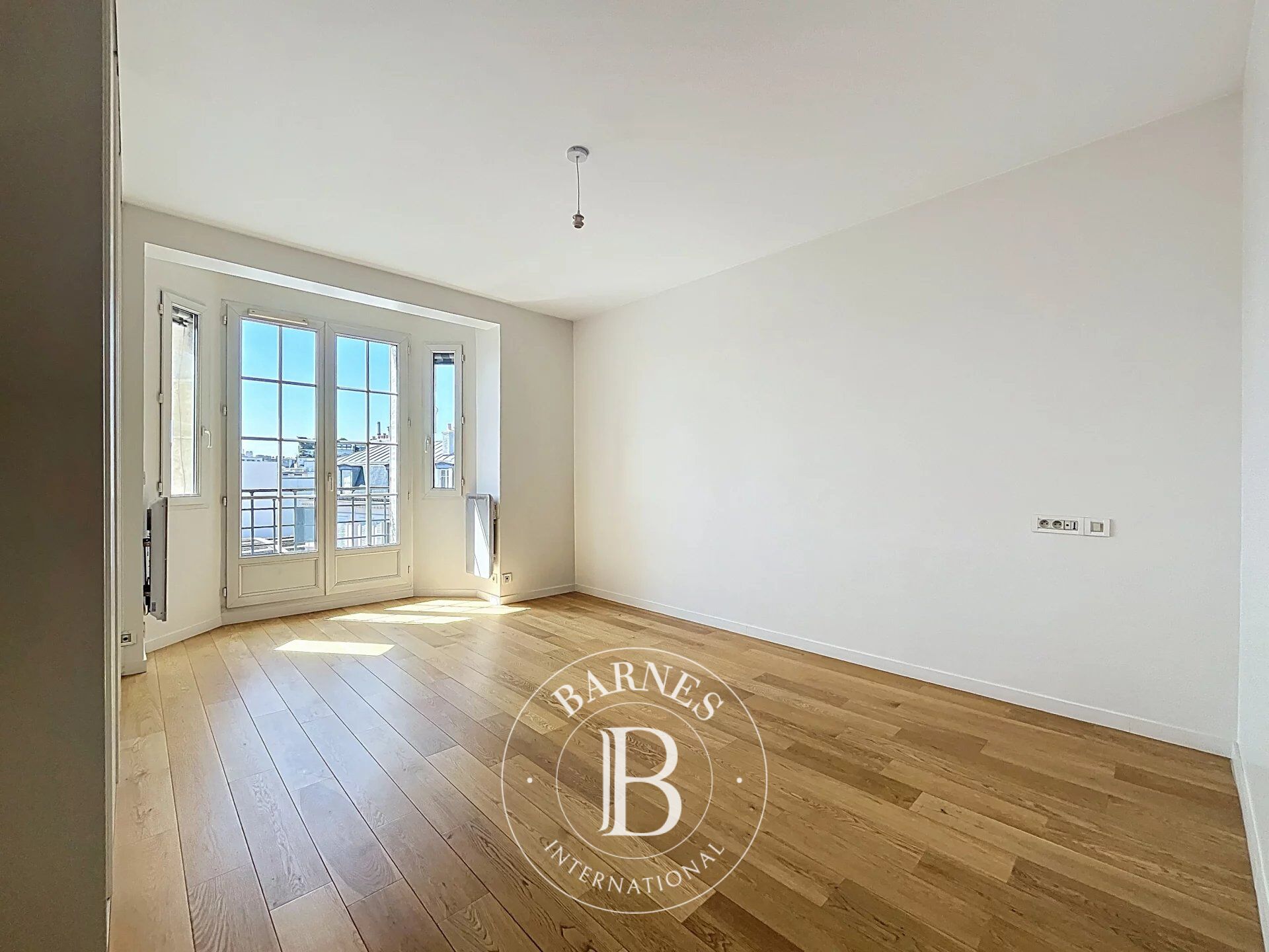 The BARNES rental department is presenting this property: - picture 2