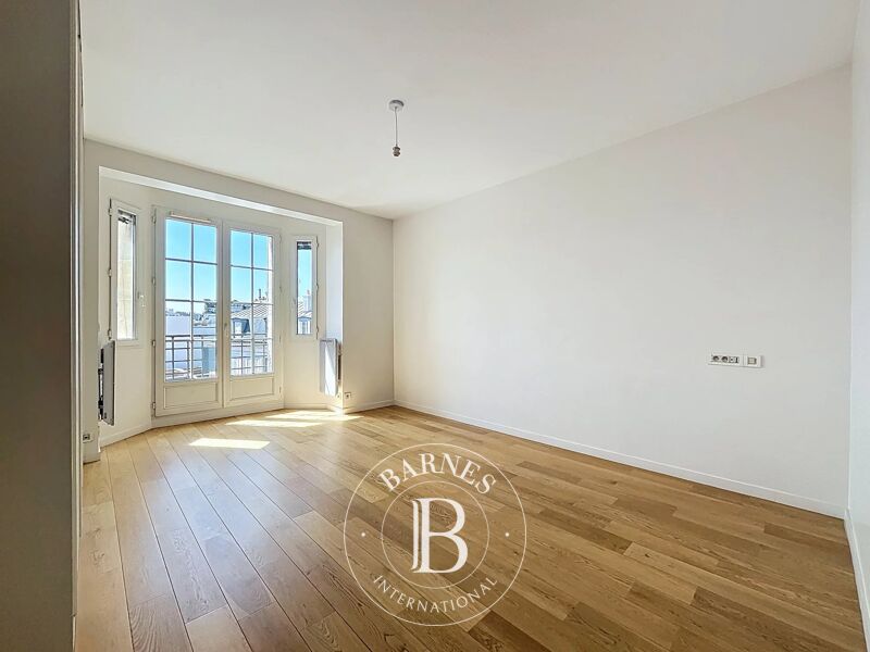 Rented, Apartment Paris 16ème - picture 2