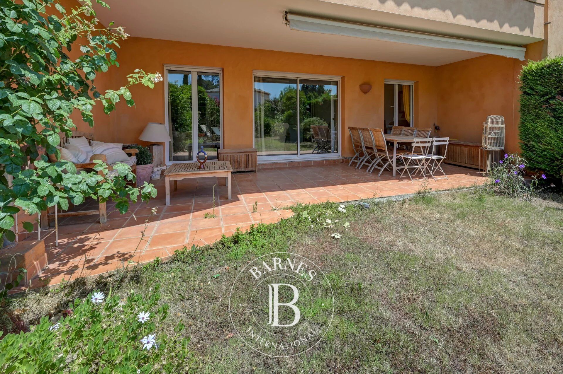 AIX EN PROVENCE - QUARTIER DE LA TORSE – APPARTEMENT 146M2 – 2 CHAMBRES - JARDIN PRIVATIF – CAVE - GARAGE – PARKING - picture 3