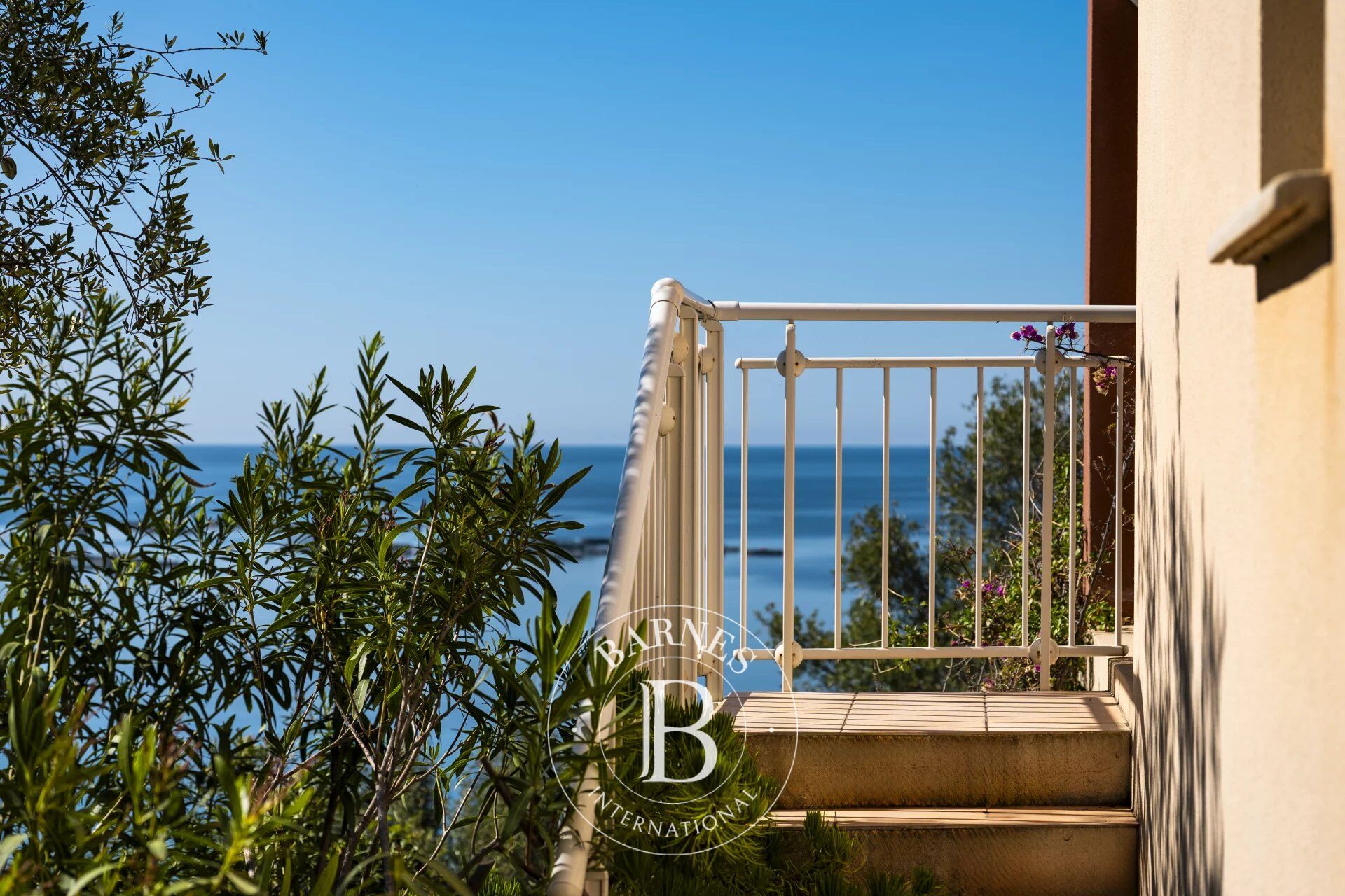 Exclusivité, Ajaccio, Villa 3 chambres, vue mer panoramique, plage à pied - picture 3