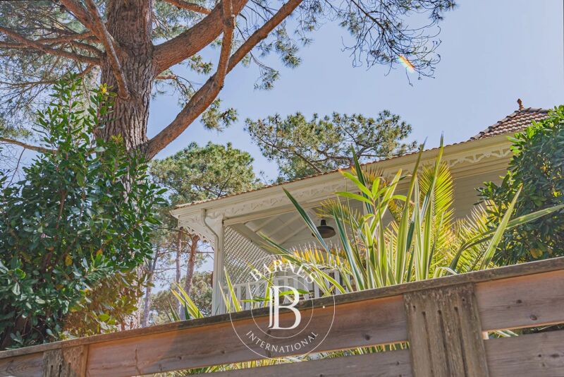 Sold, House Lège-Cap-Ferret - picture 1