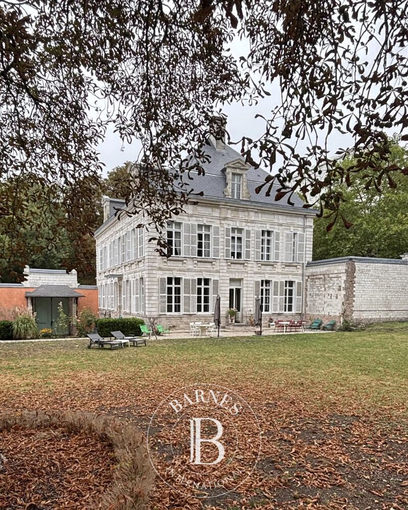 Arras, hotel de pueblo de 500 m2 en 2500 m2 de terreno