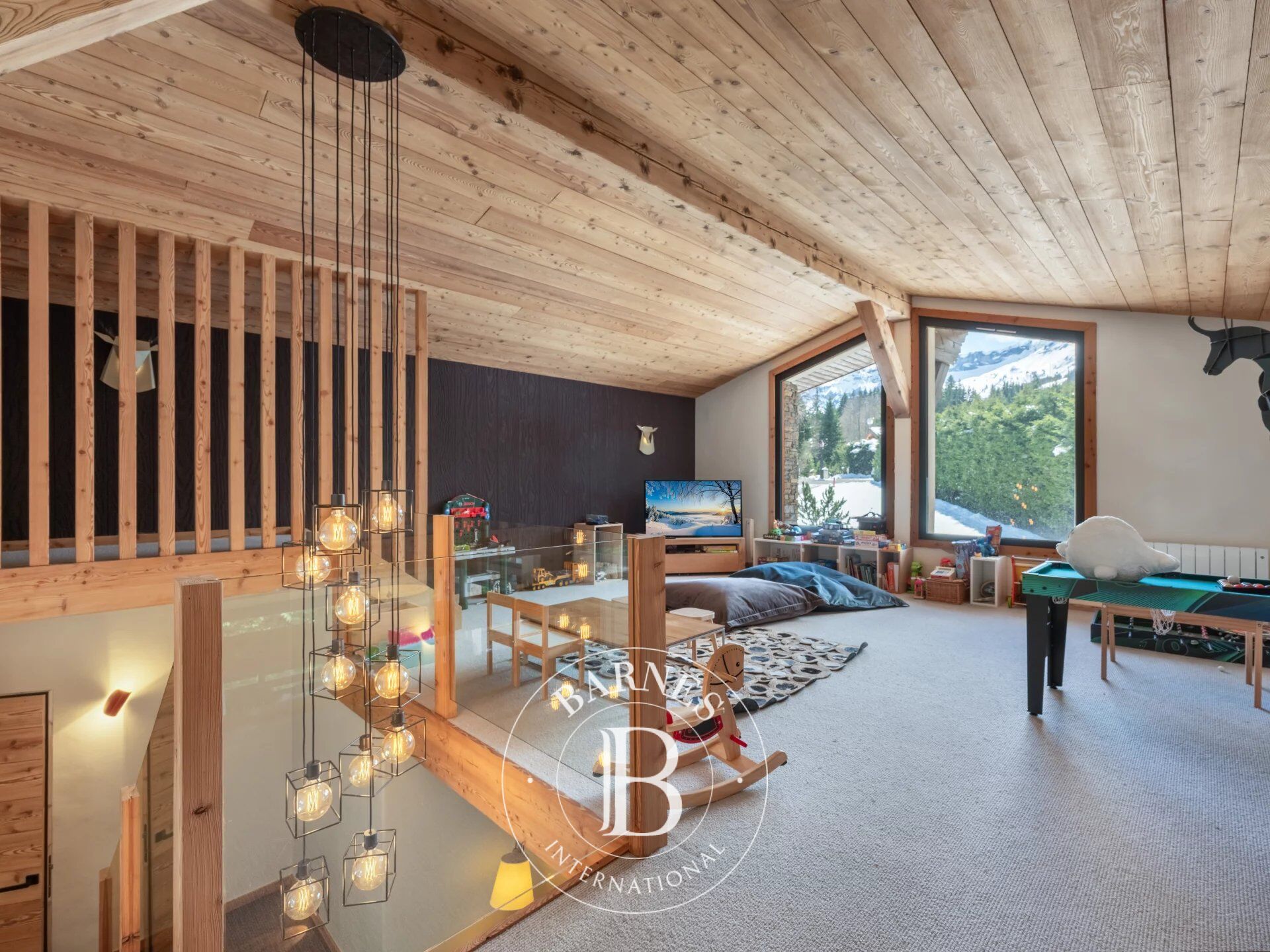 MEGÈVE - MONT D’ARBOIS - RENOVATED CHALET - 2,783 M² PLOT - picture 2