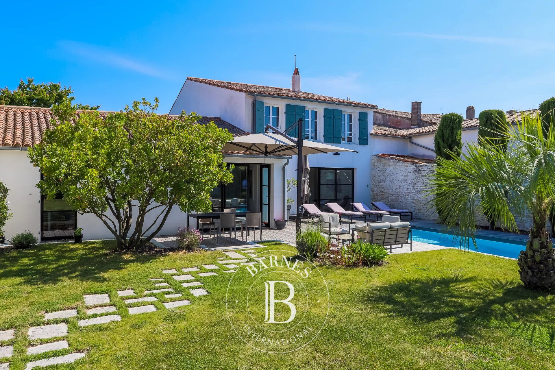 House La Flotte - picture 1