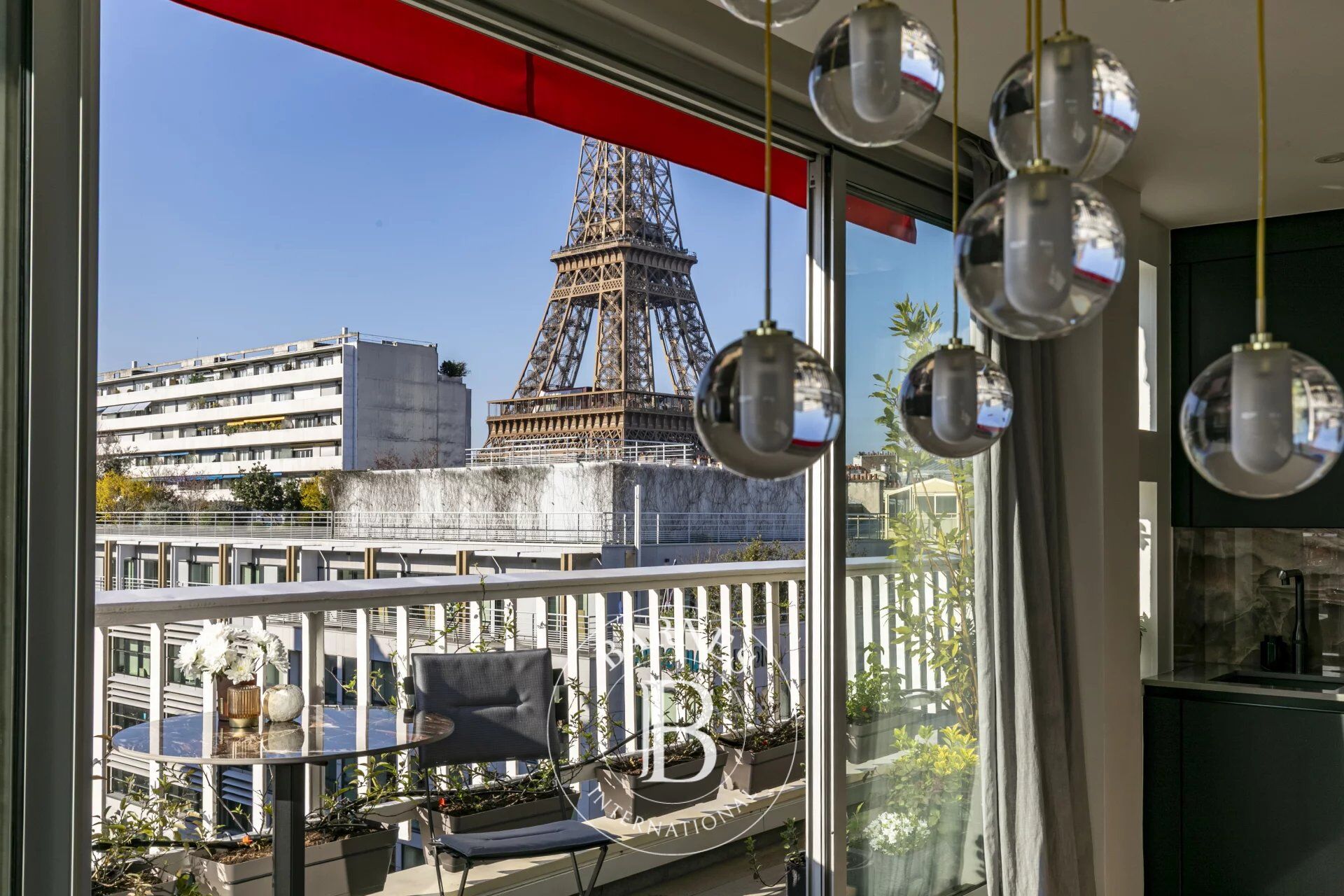 PARIS 15/CHAMP DE MARS - EXCEPTIONAL PROPERTY - TOP FLOOR - EIFFEL TOWER VIEW - picture 2