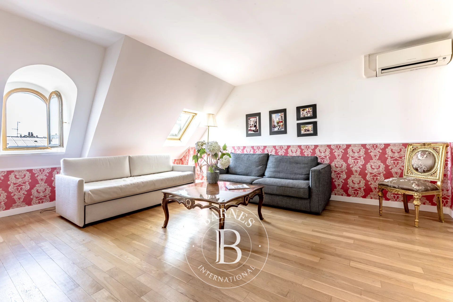 PARIS 8 - Magnifique appartement avec vue Tour Eiffel - picture 2