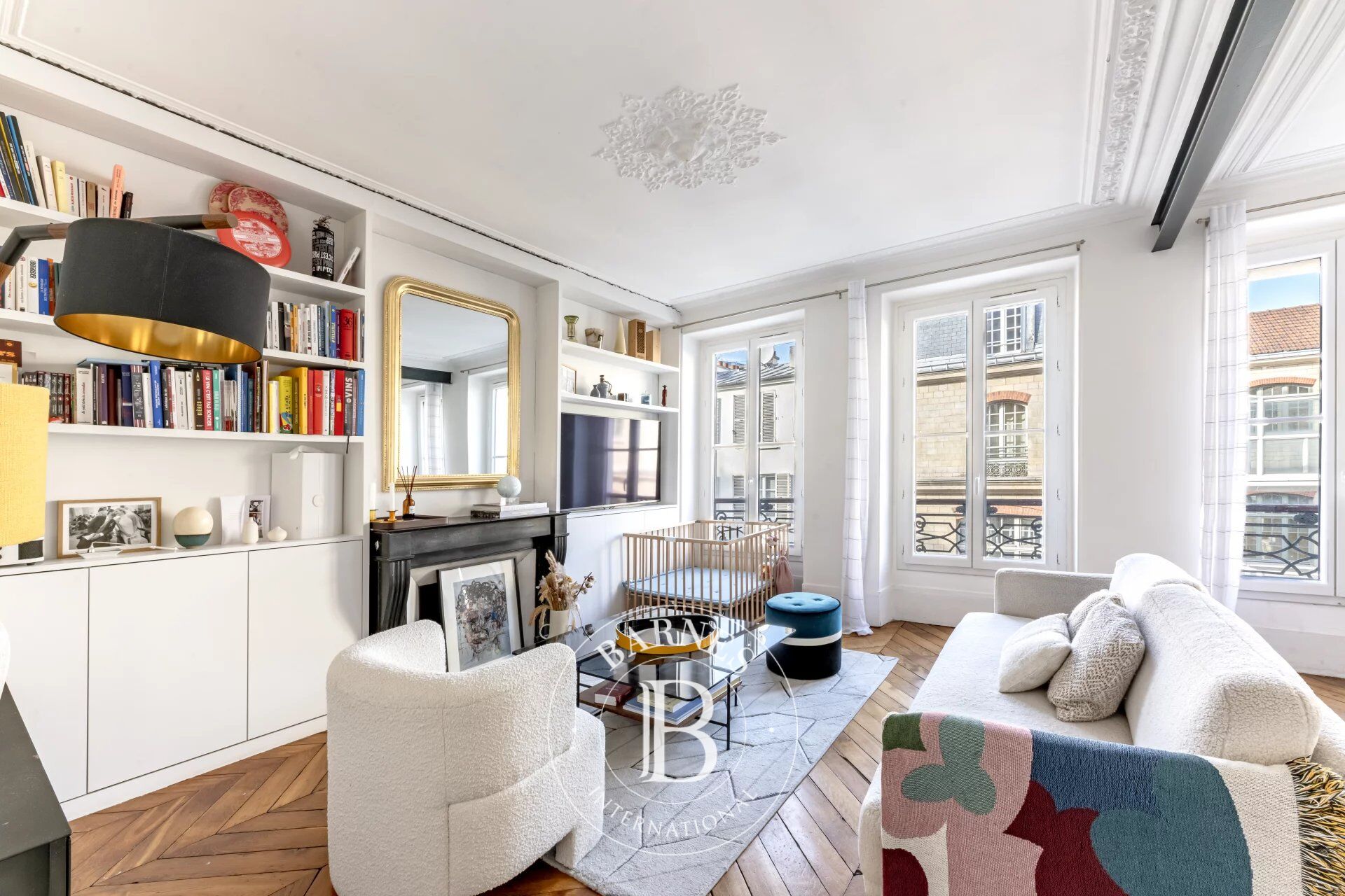 EXCLUSIVITE - PARIS 9ème - SAINT GEORGES - 3ème ETAGE - LUMIERE - CALME - BELLES PRESTATIONS - VUE CIEL - picture 3