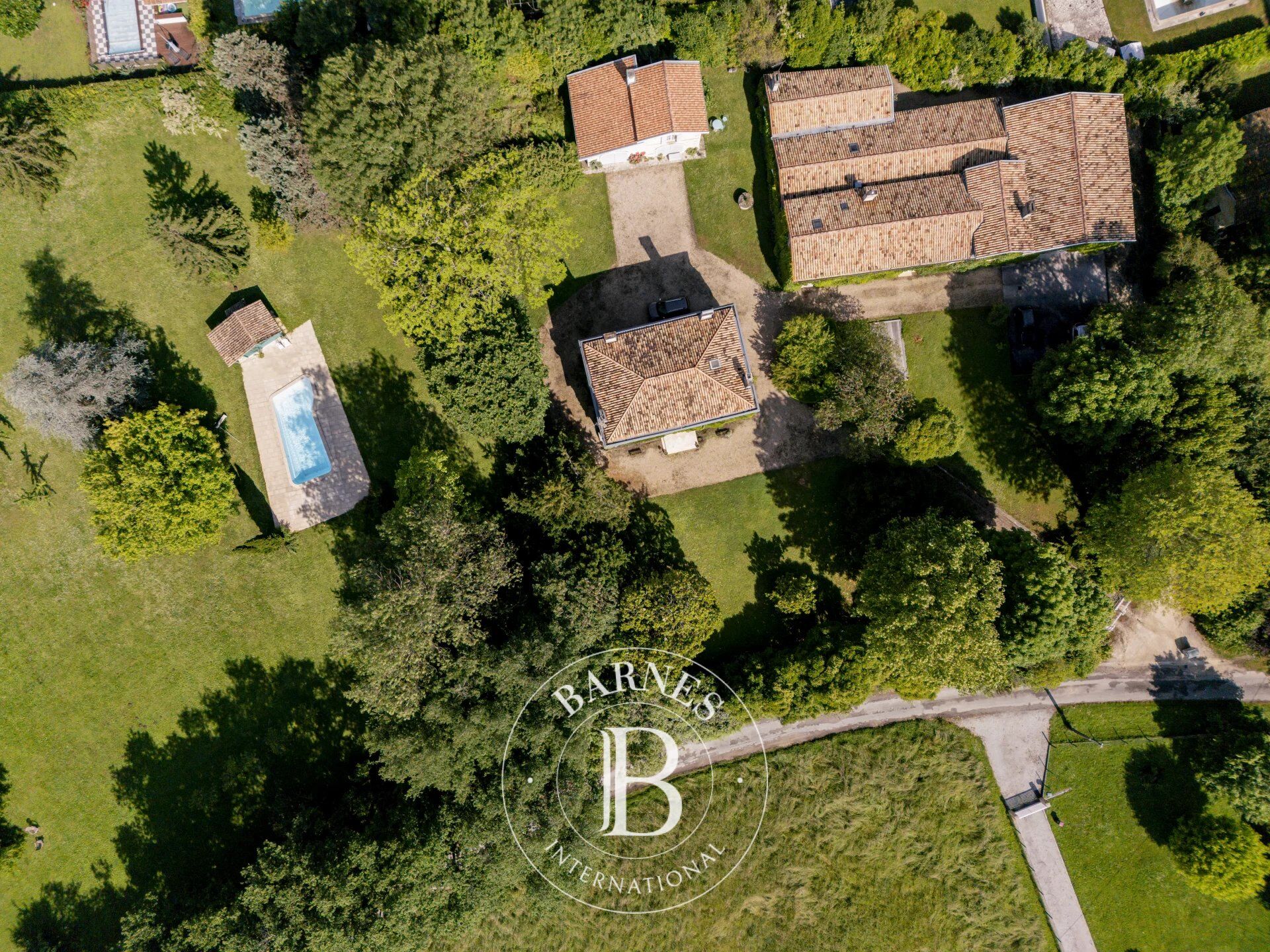 Finca Saint-Loubès - picture 1