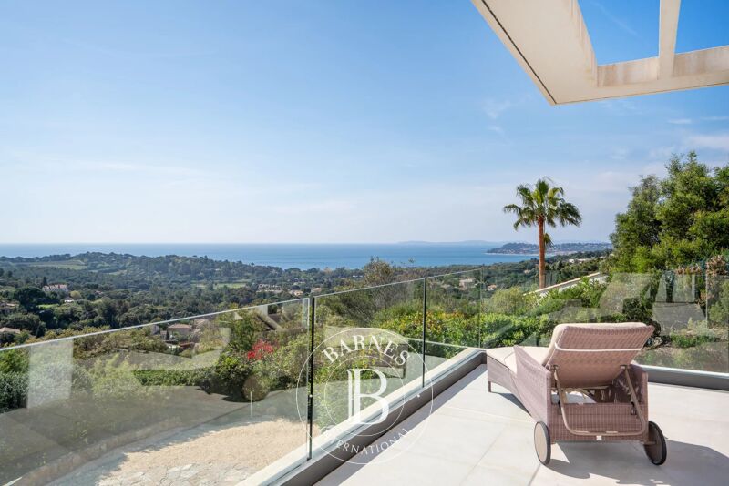 GOLFE DE SAINT-TROPEZ - LA CROIX-VALMER - VILLA CONTEMPORAINE VUE MER