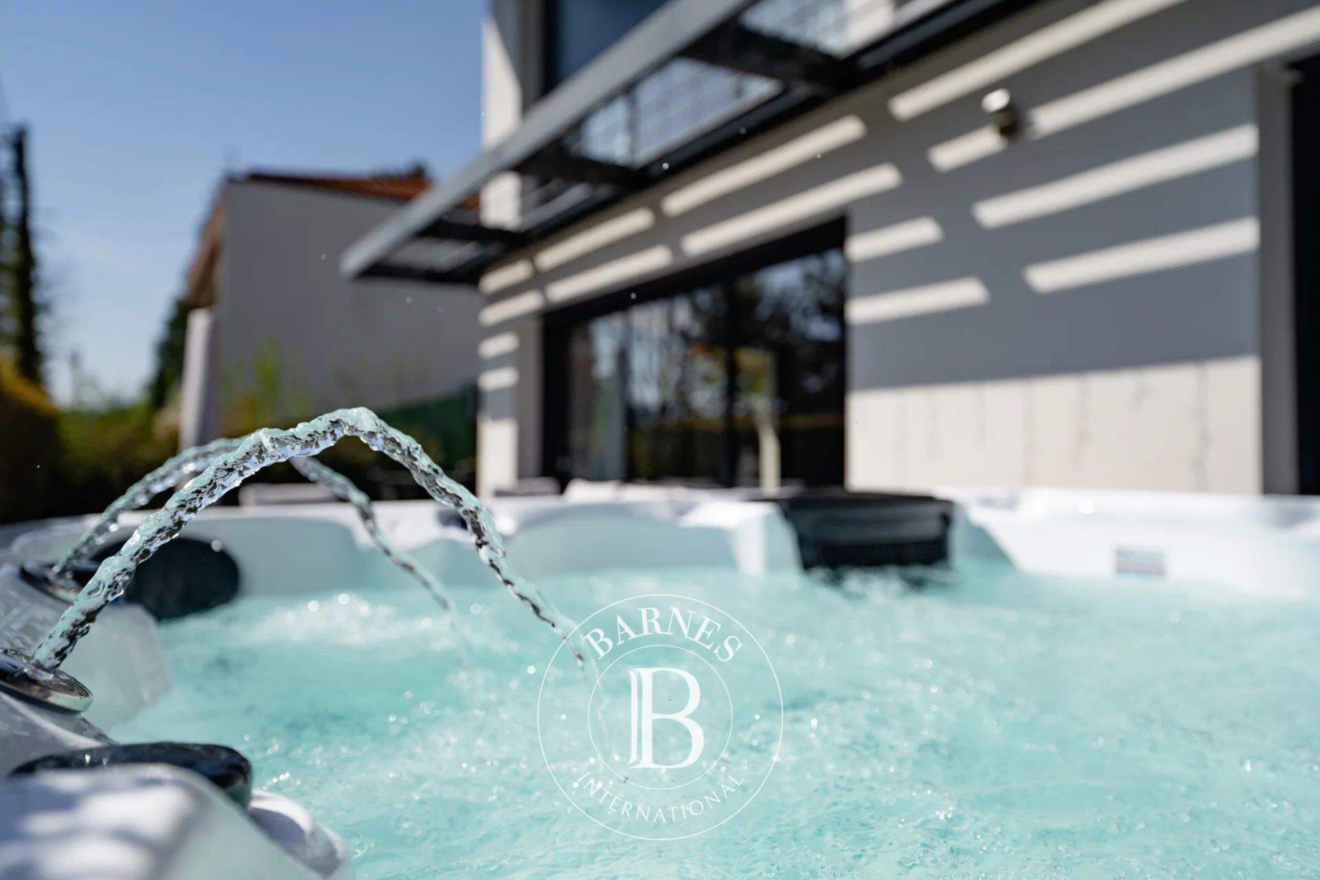 BARNES ANNECY - ARCHITECT DESIGNED VILLA LAKE VIEW - SEVRIER - picture 1