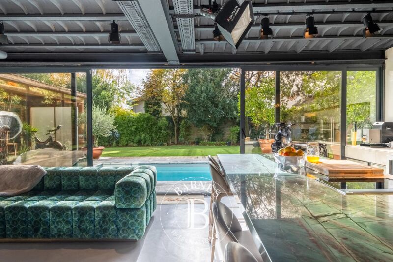 Le Chesnay - Superb graphic house - 5 bedrooms - 3 shower rooms - swimming pool - sauna