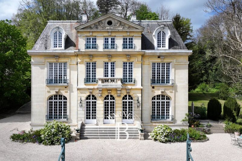 Exclusivité - Fontainebleau - Hôtel particulier de 450 m² - Rénovation récente