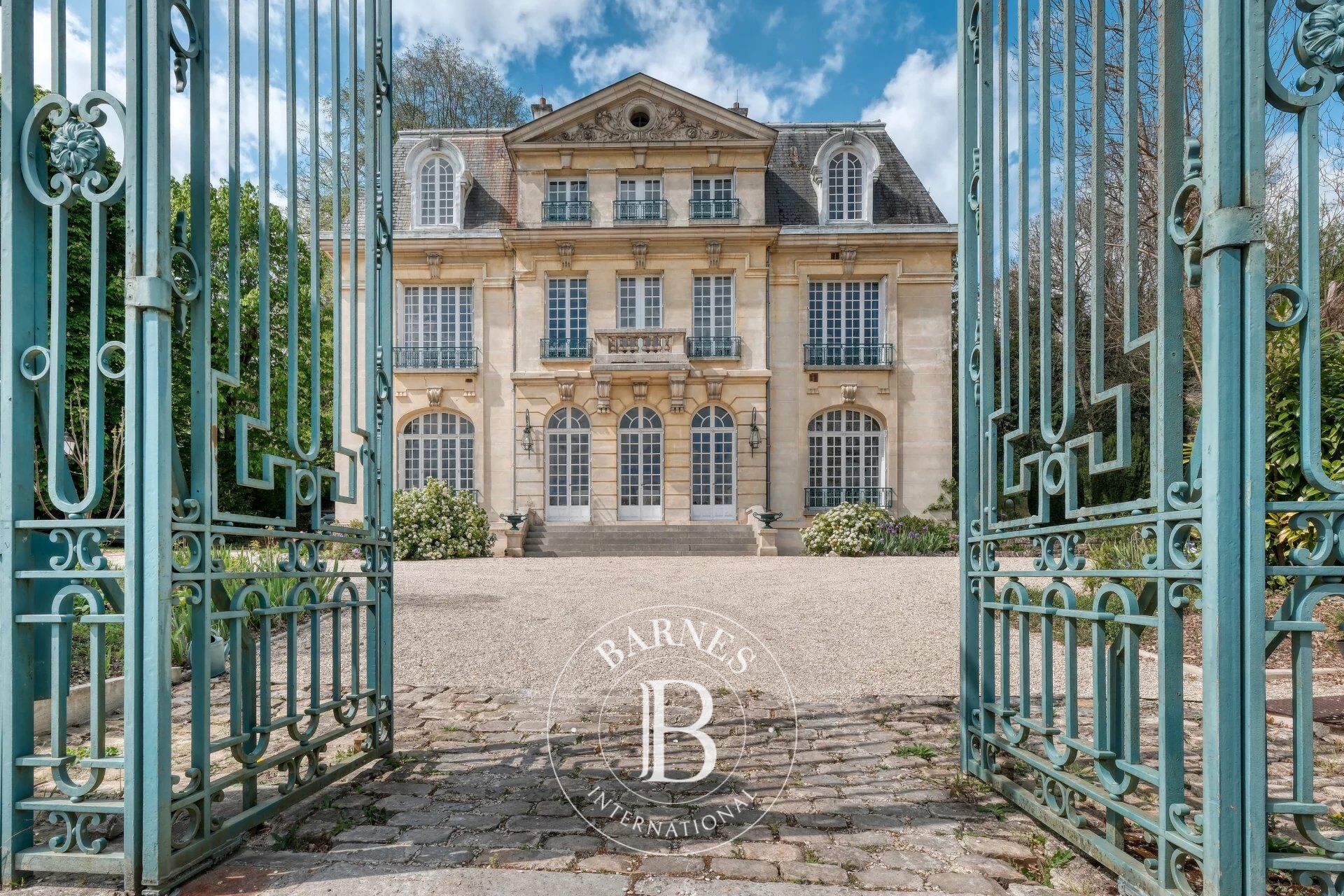 Exclusivité - Fontainebleau - Hôtel particulier de 450 m² - Rénovation récente - picture 3