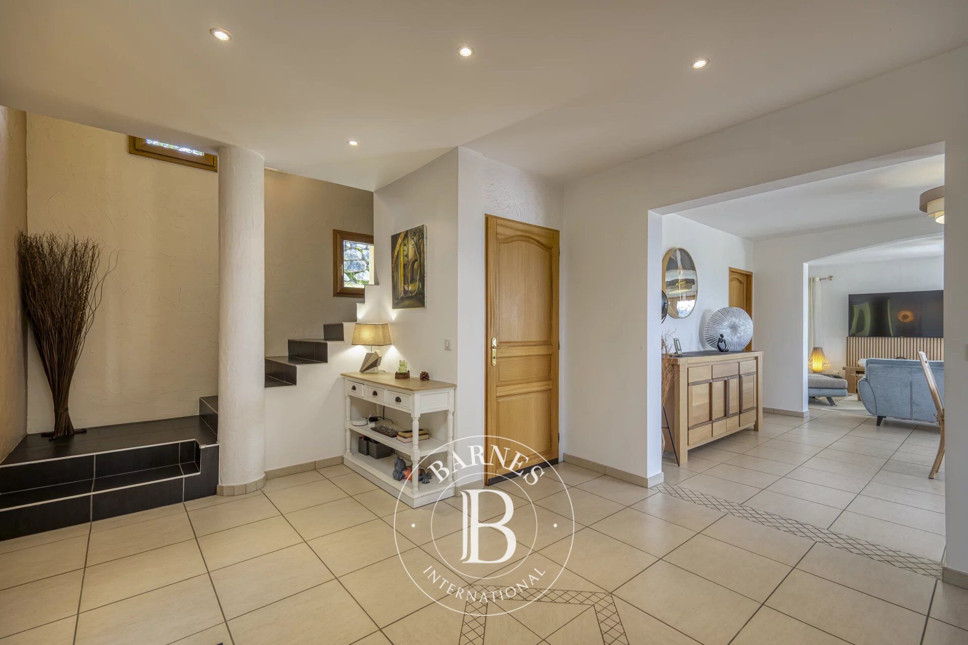 BARNES GENEVOIS - CRANVES SALES - Provençal-style villa with panoramic views of the Jura - picture 2