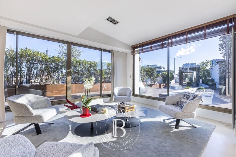 Paris 16th – La Muette – 3,229 sq ft... - picture 3