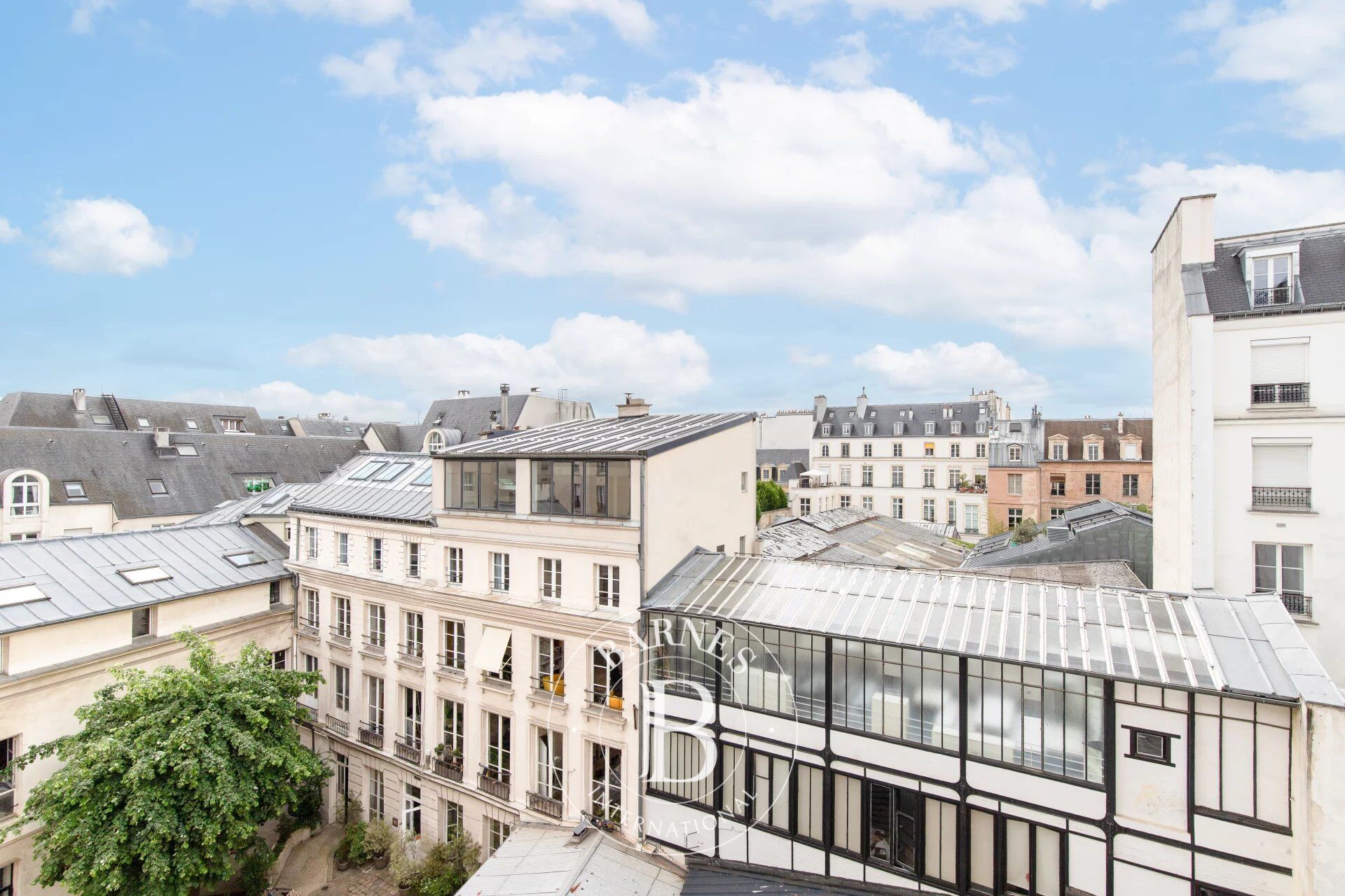 Vente appartement - Paris 3 - 3 chambres - vues dégagées - ascenseur - gardien - picture 2