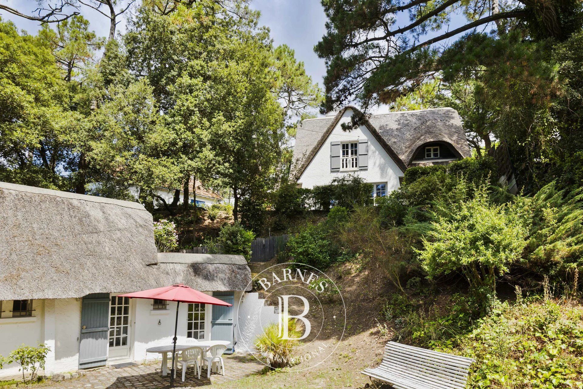 LA BAULE - LES PINS - Belle chaumière et sa dépendance - picture 2