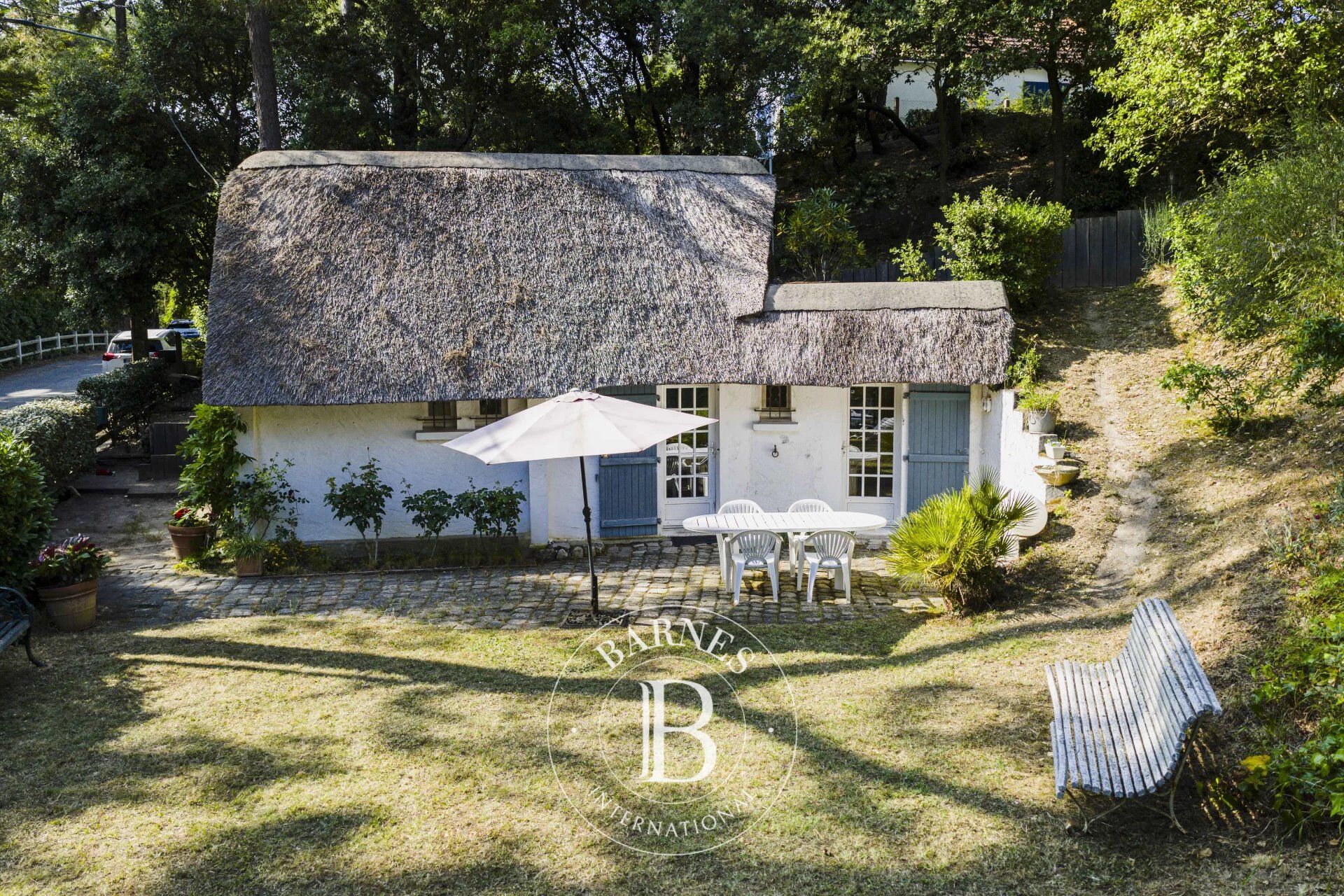 LA BAULE - LES PINS - Belle chaumière et sa dépendance - picture 3