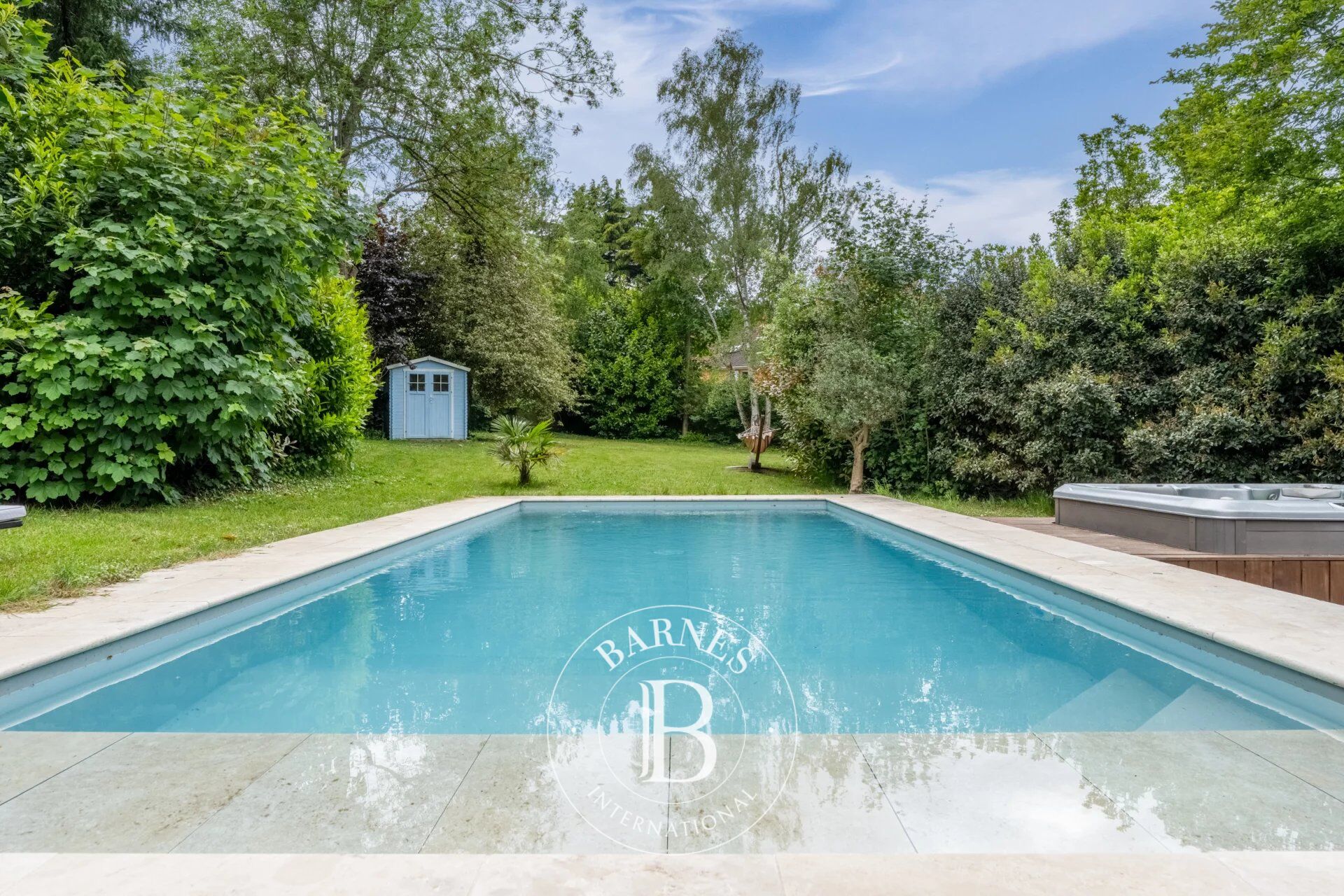 Louveciennes - 4-bed house - Swimming pool - 1,200m² (12,917 sq ft) plot - picture 1