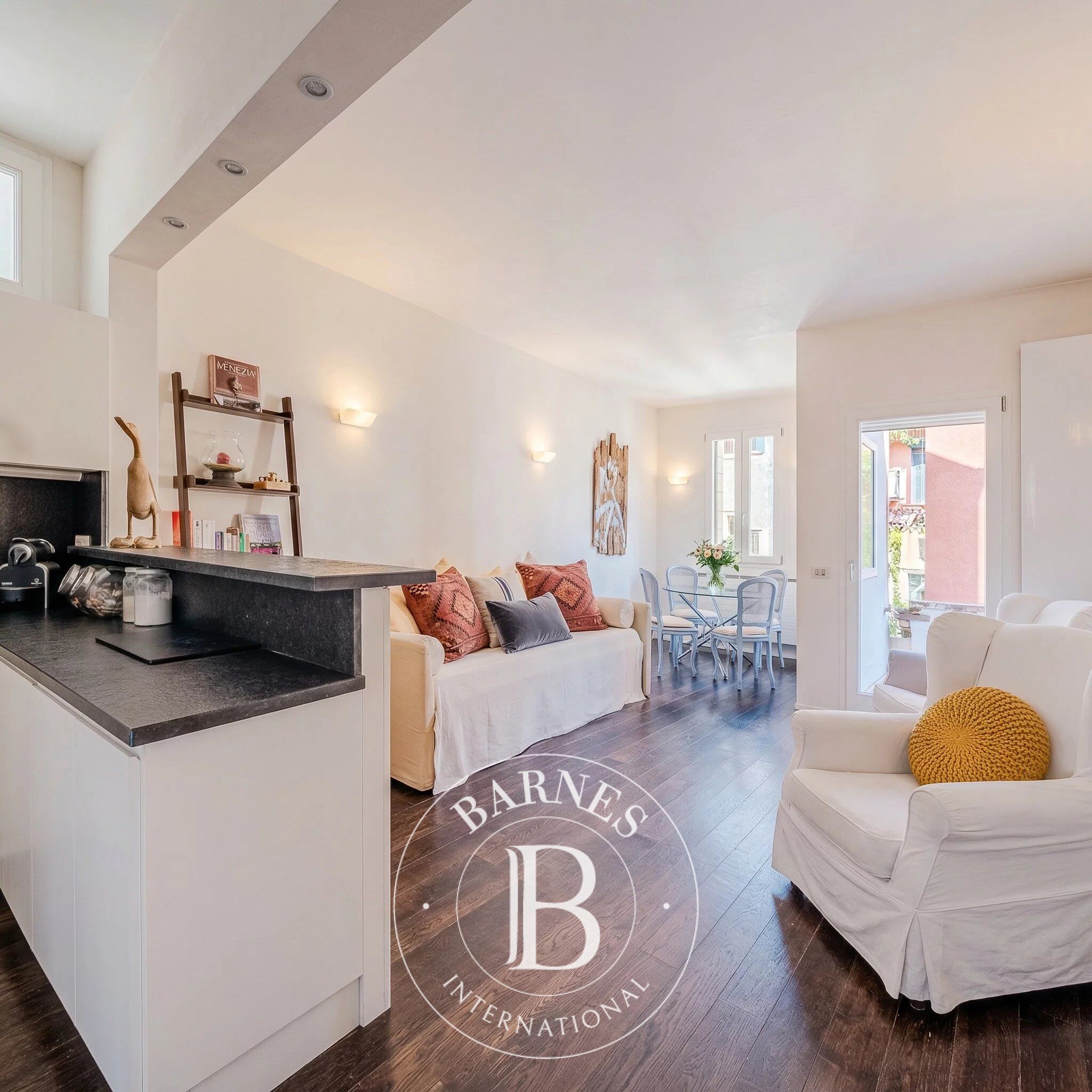 Venice – San Samuele | Renovated Top-Floor Apartment with Terrace - picture 3