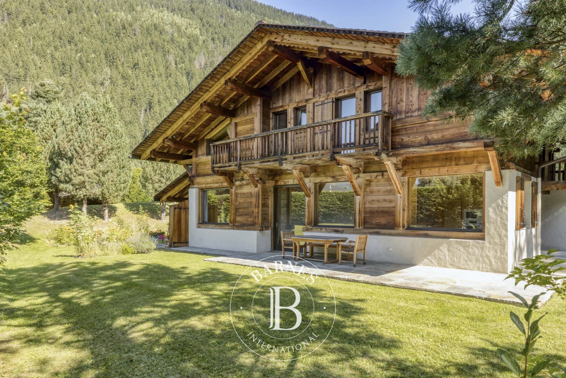 BARNES CHAMONIX - LES TINES  - 4 BEDROOM CHALET WITH APARTMENT - MONT BLANC VIEW - picture 3