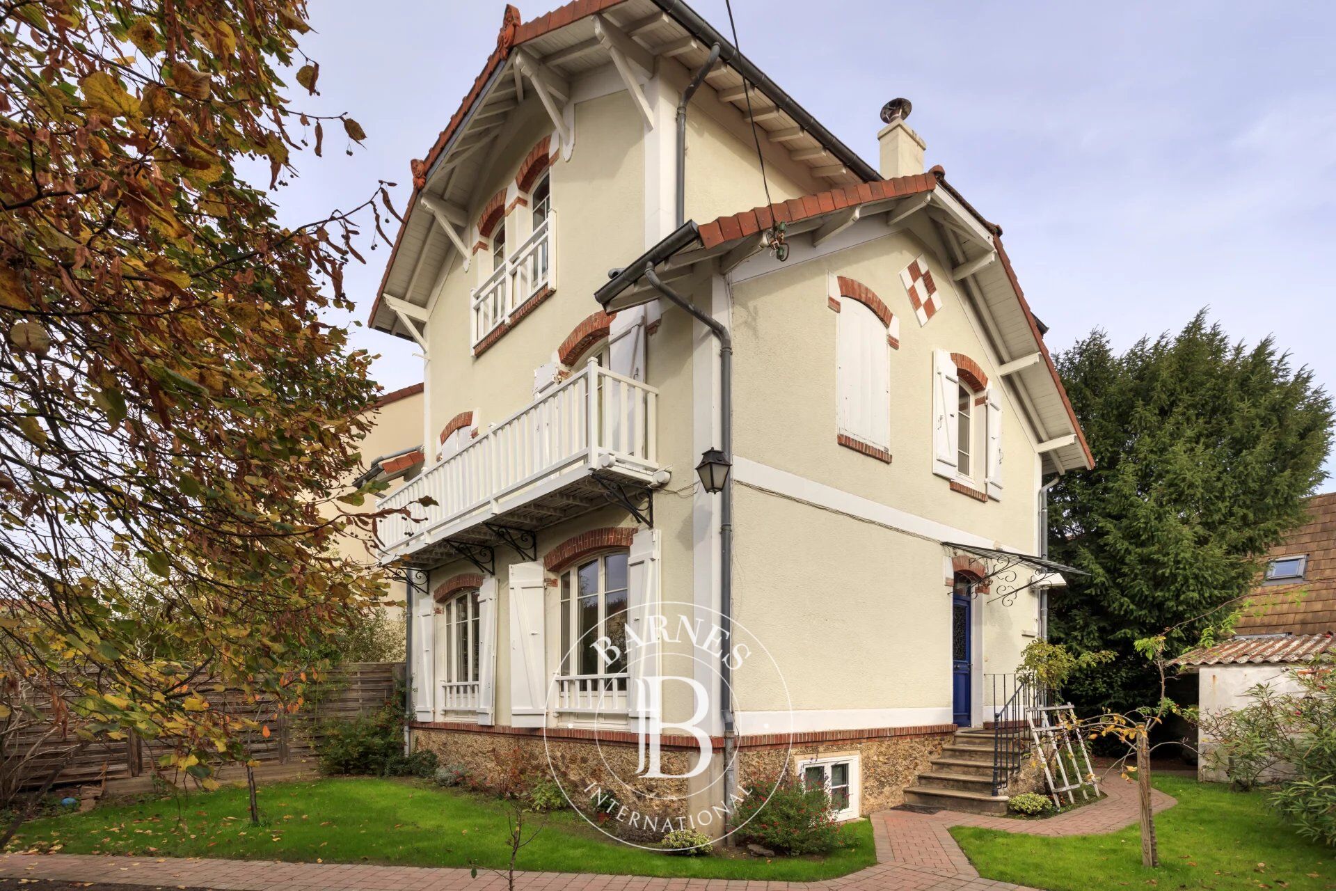 Charming house - Maisons-Laffitte town centre - 6 bedrooms - train station 8-minute walk away - picture 1