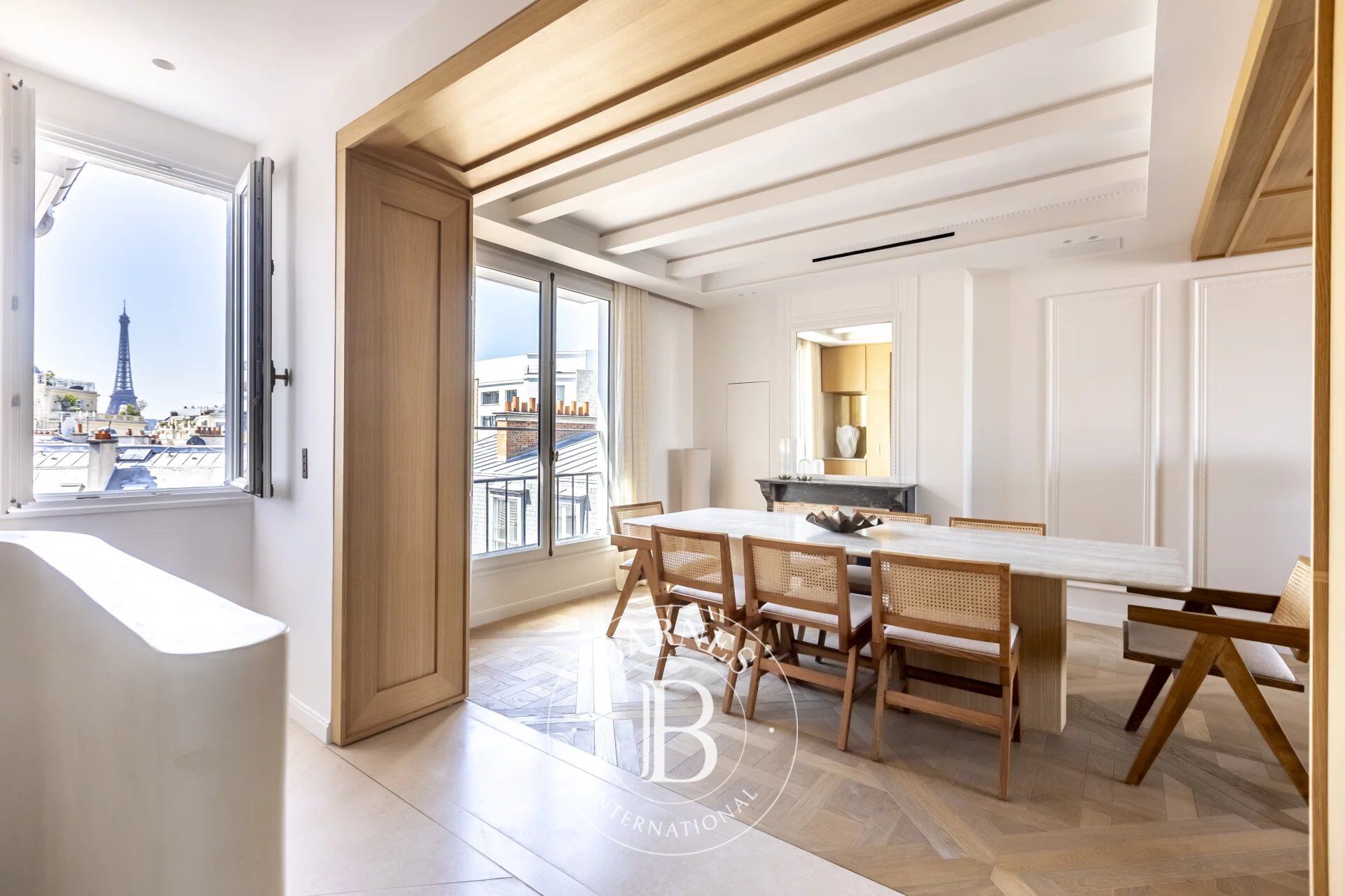 Piso Paris 8ème - picture 2