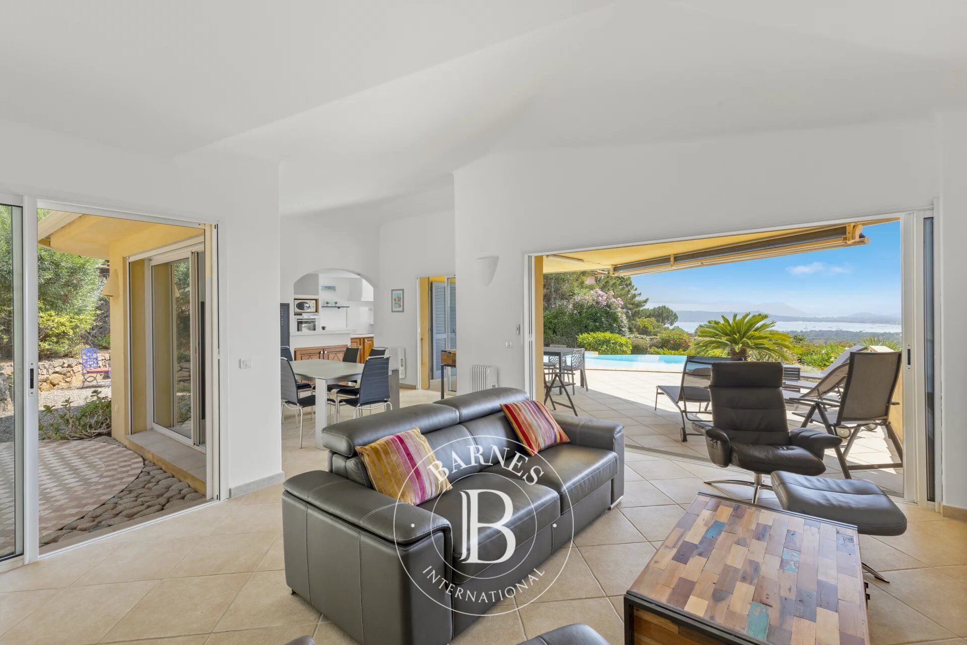 Villa Sainte-Lucie-de-Porto-Vecchio - picture 2