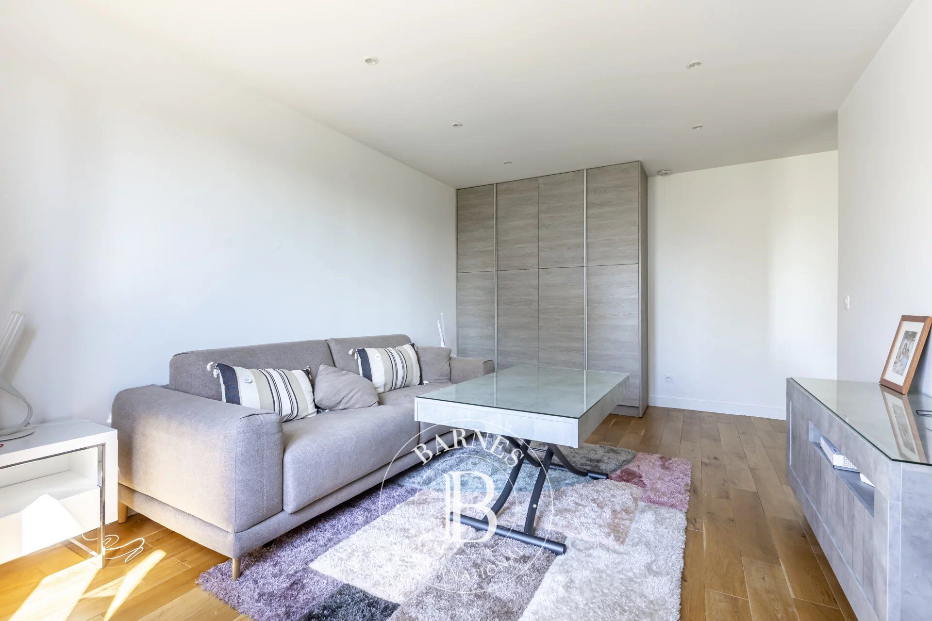 PARIS 8 - Avenue MARCEAU - View of the Eiffel Tower - picture 3