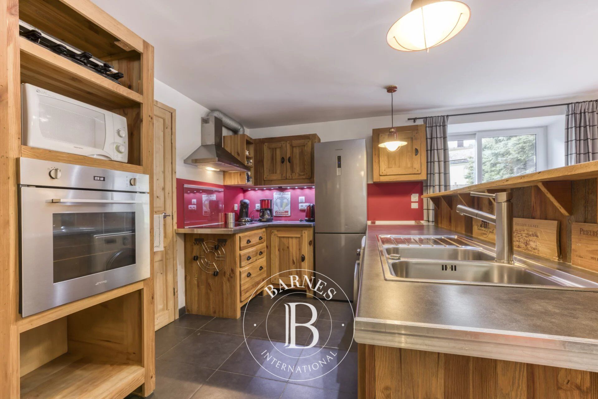 BARNES CHAMONIX – TRADITIONAL MOUNTAIN HOUSE – 4 BEDROOMS – GRANDS MONTETS – ARGENTIÈRE - picture 3