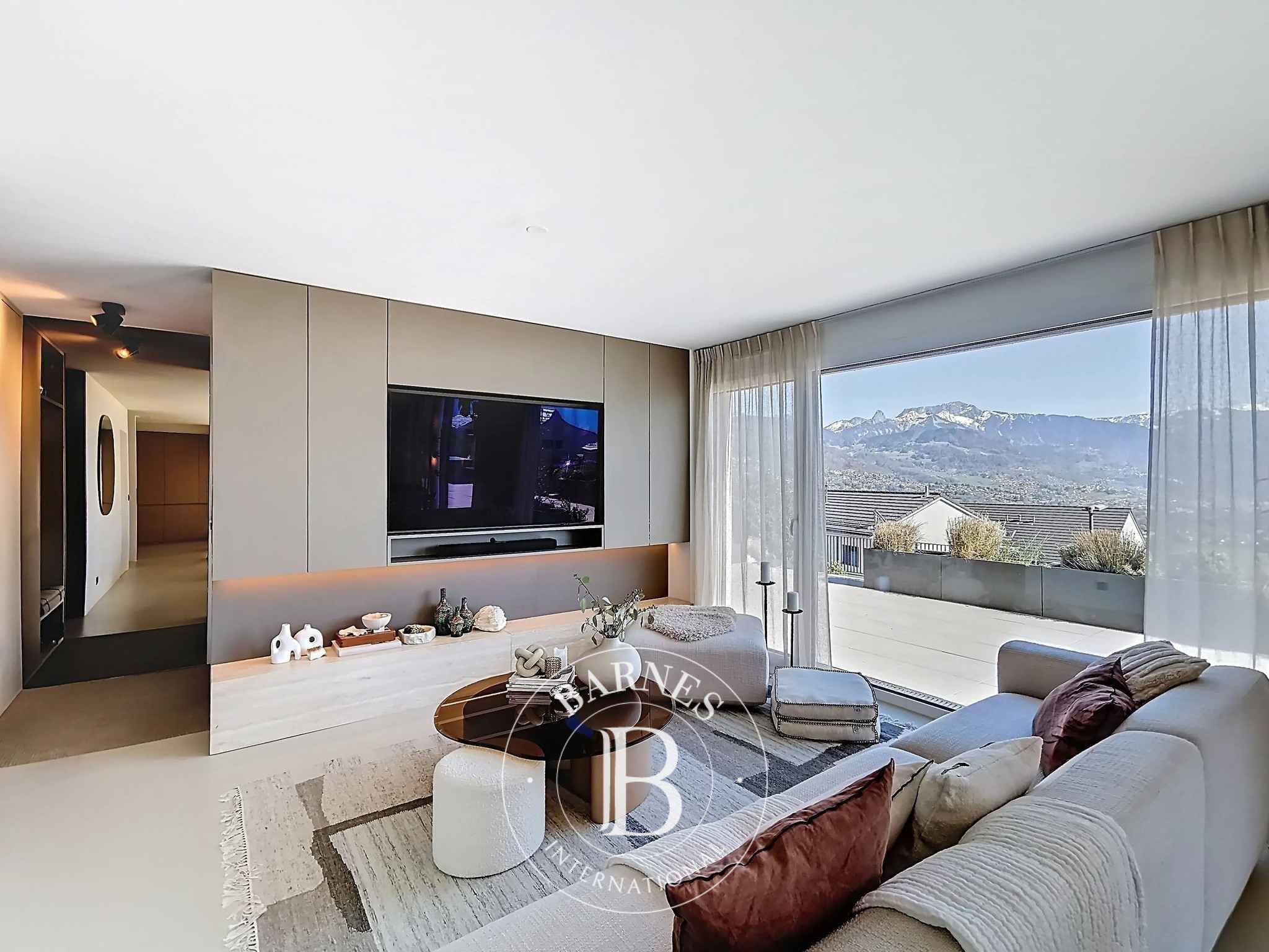 Idéale pour une famille ! Villa individuelle contemporaine avec vue imprenable - picture 3