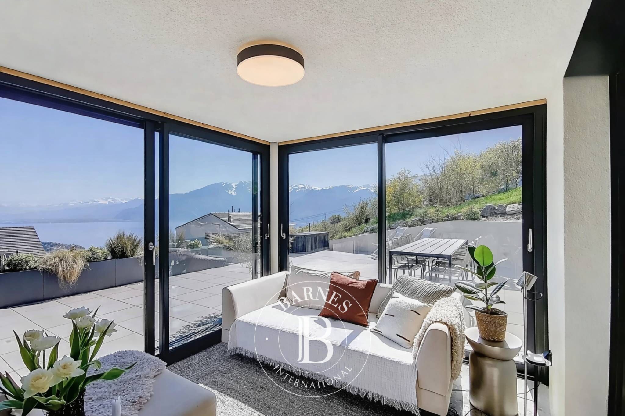 Idéale pour une famille ! Villa individuelle contemporaine avec vue imprenable - picture 1