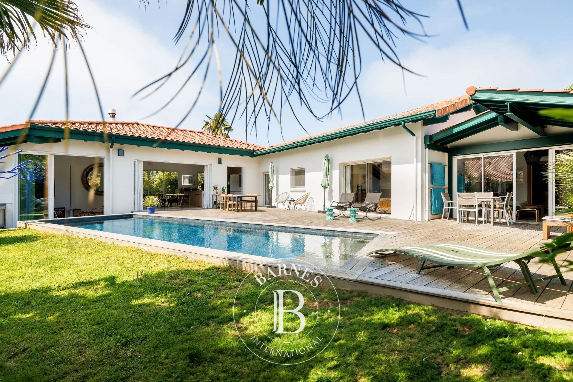 BIDART, CASA DE 213 M² CON PISCINA CLIMATIZADA - picture 1